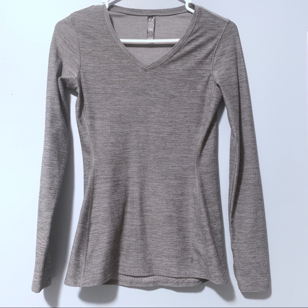 Under Armour Size Small Long sleeve shirt